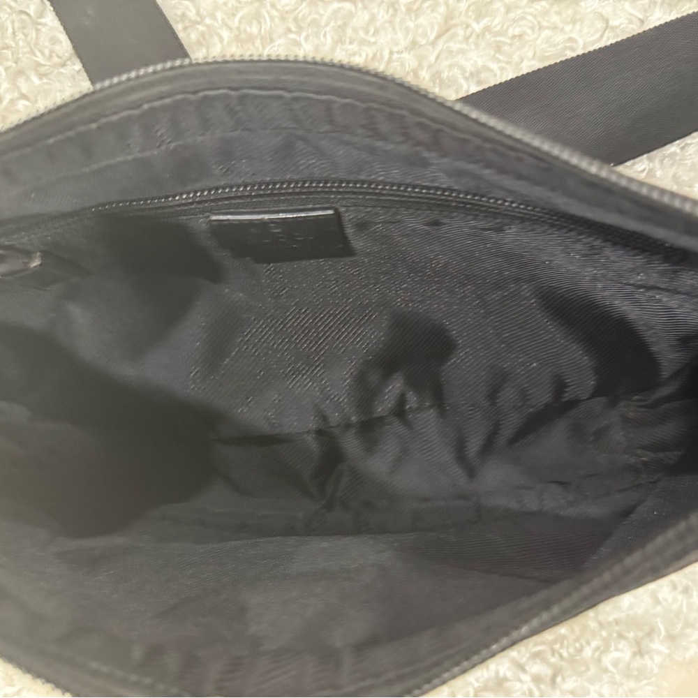 Gucci GG Canvas Crossbody Bag - Picture 13 of 16